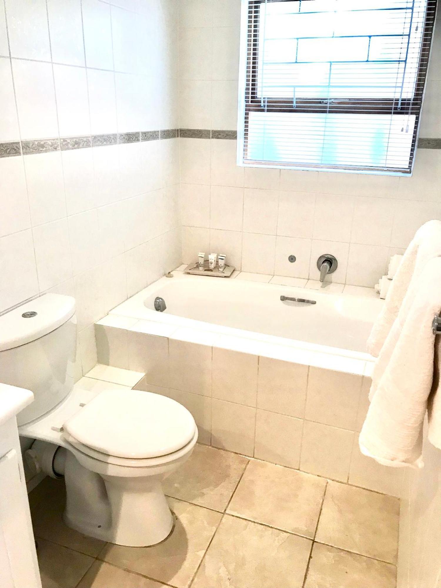 10Vdw Self Catering Apartments Durbanville Bagian luar foto