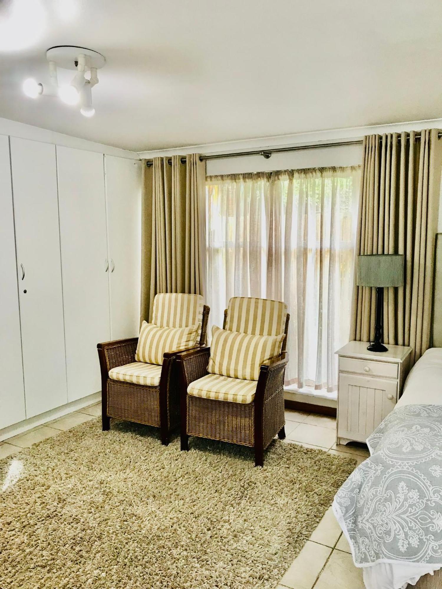 10Vdw Self Catering Apartments Durbanville Bagian luar foto