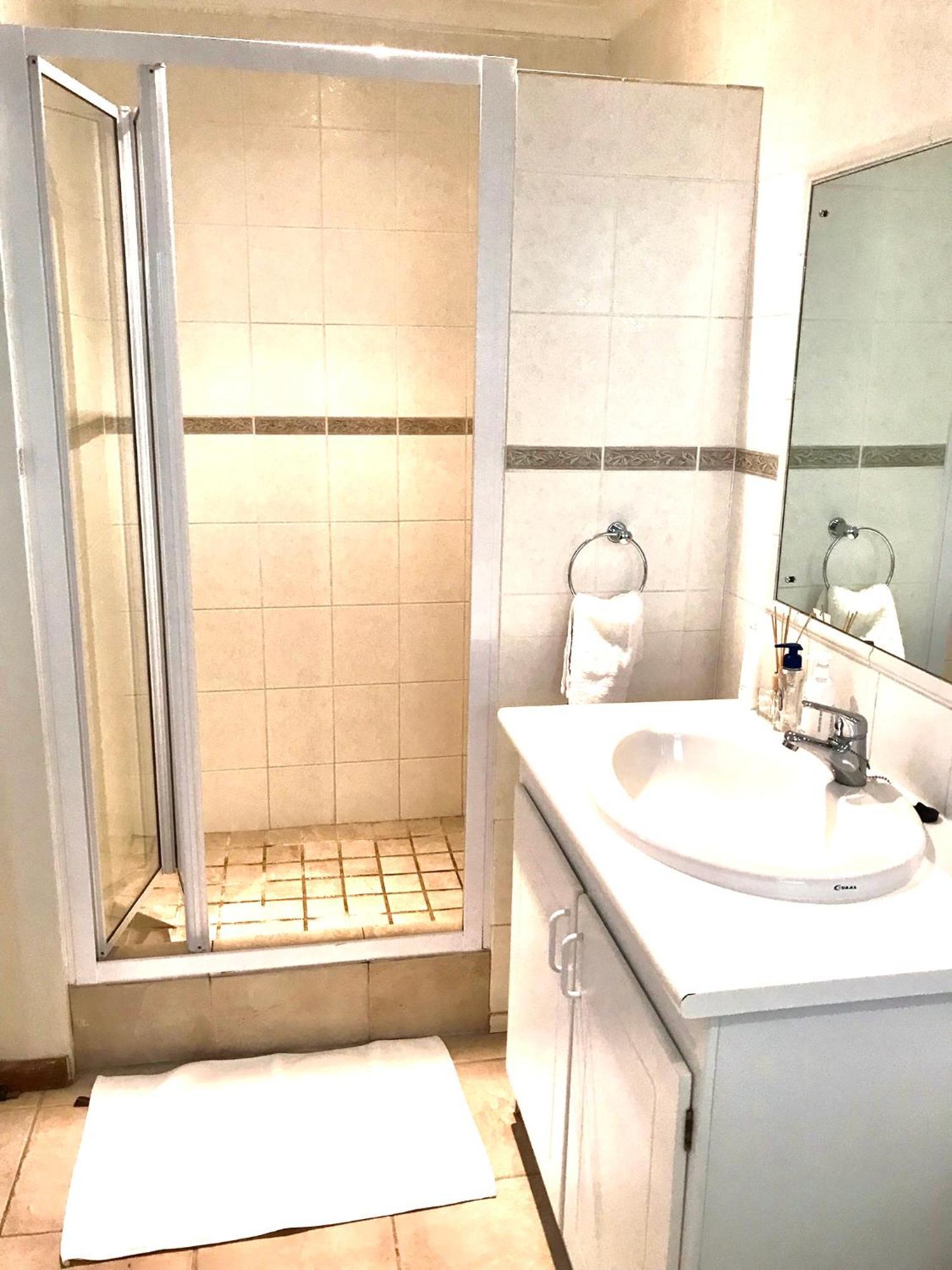10Vdw Self Catering Apartments Durbanville Bagian luar foto