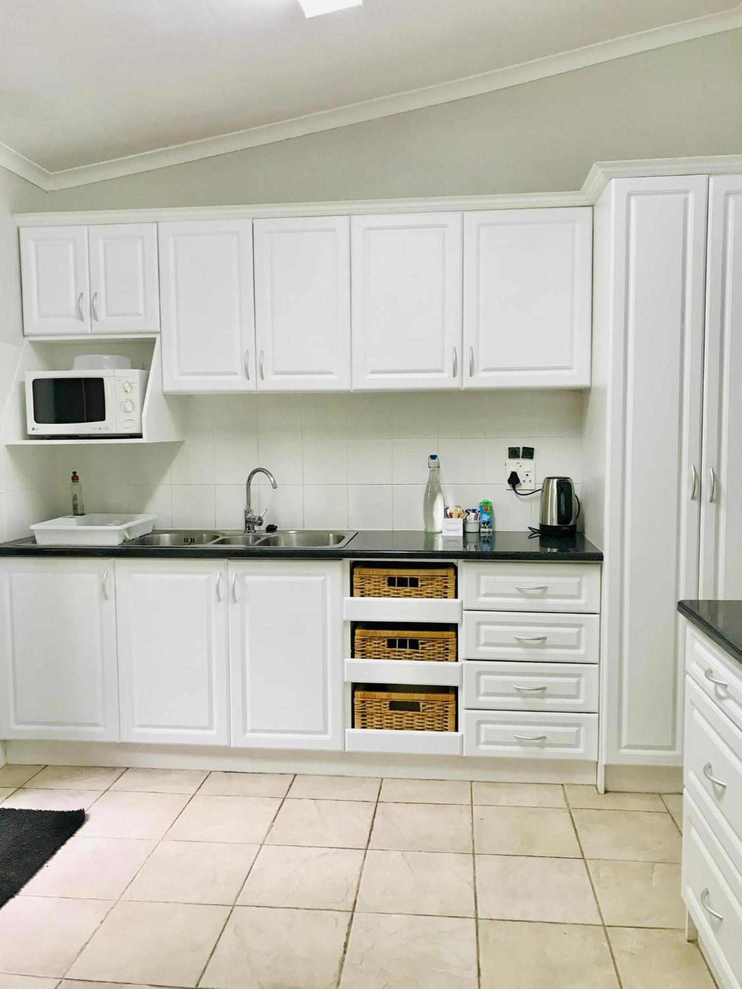10Vdw Self Catering Apartments Durbanville Bagian luar foto