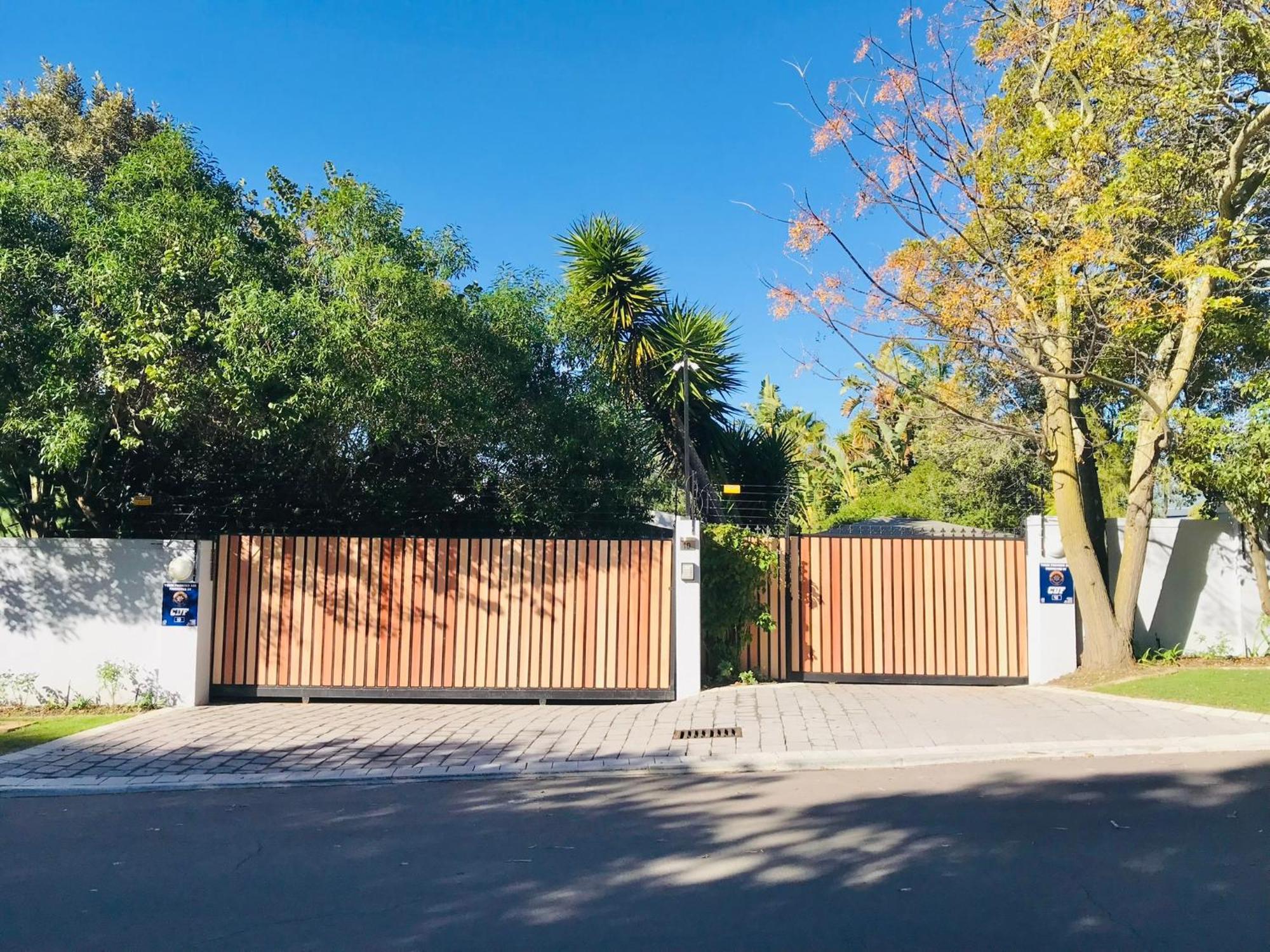 10Vdw Self Catering Apartments Durbanville Bagian luar foto