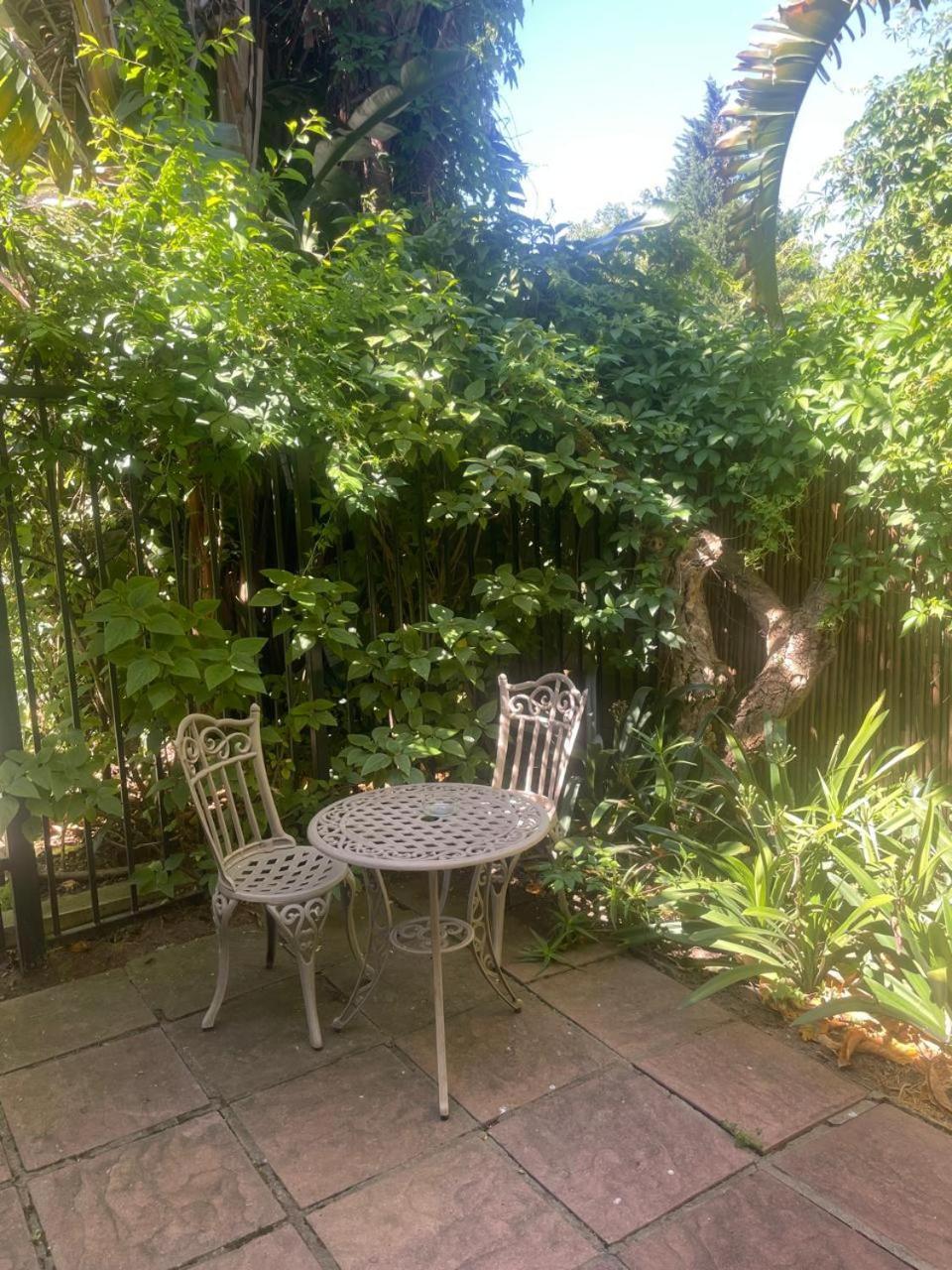 10Vdw Self Catering Apartments Durbanville Bagian luar foto